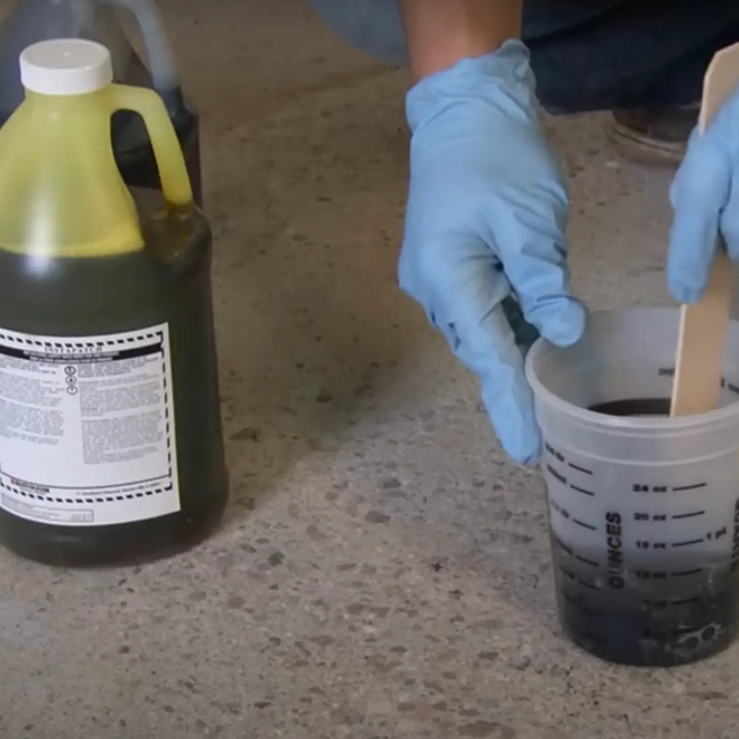 Instapatch Reparador Ultra Rapido para Pisos de Concreto de Poliurea Galon - Image 2